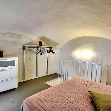 In Sleeps 6 Includes Air Con * Castellabate