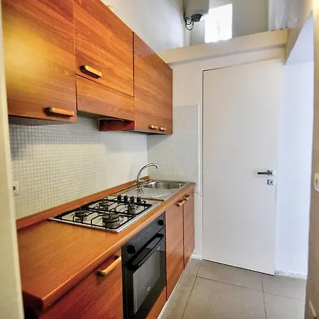 In Sleeps 6 Includes Air Con *