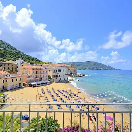 Appartement In Sleeps 6 Includes Air Con Castellabate