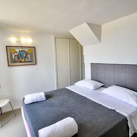 In Sleeps 6 Includes Air Con * Кастеллабате