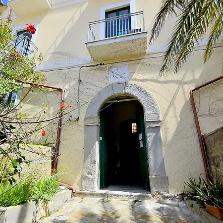 Appartement In Sleeps 6 Includes Air Con *